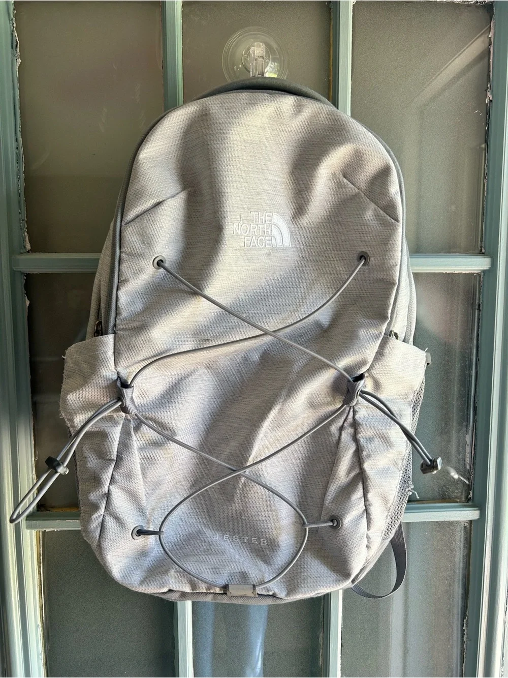 The North Face Jester Backpack Laptop Sleeve Daypack Travel Bag 27 L White Grey